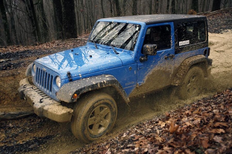  Jeep Wrangler Sport 2012 года  (фото 48 из 60)